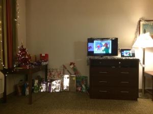 We did a bit of decorating before people arrived at the hotel room for the party.