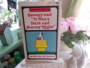 Cover of the 1984 paperback "A Snoopy Special Snoopy and It was a Dark" by Charles M. Schultz.